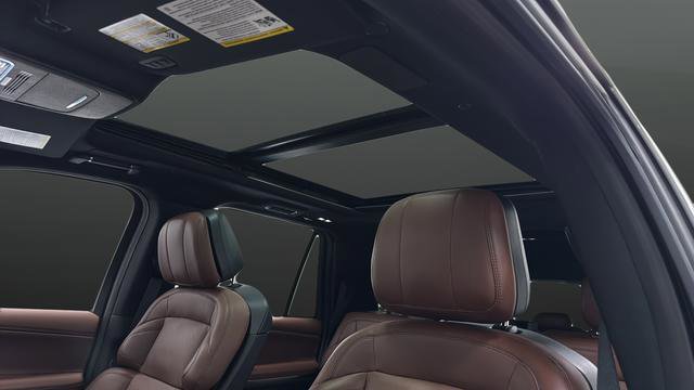 Used 2025 Lincoln Navigator L Reserve AWD/4WD image 12