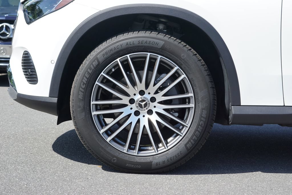 Certified 2025 Mercedes-Benz GLC 300 image 9