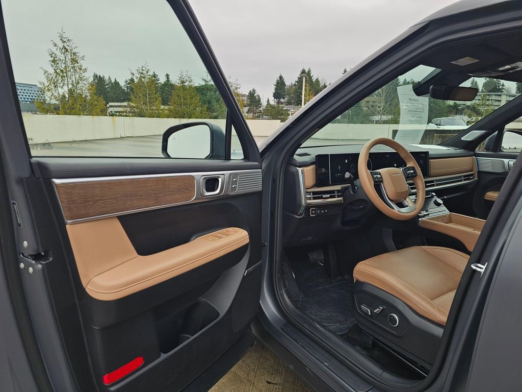 Used 2025 Hyundai Santa Fe Limited w/ Tow & Go Package image 23