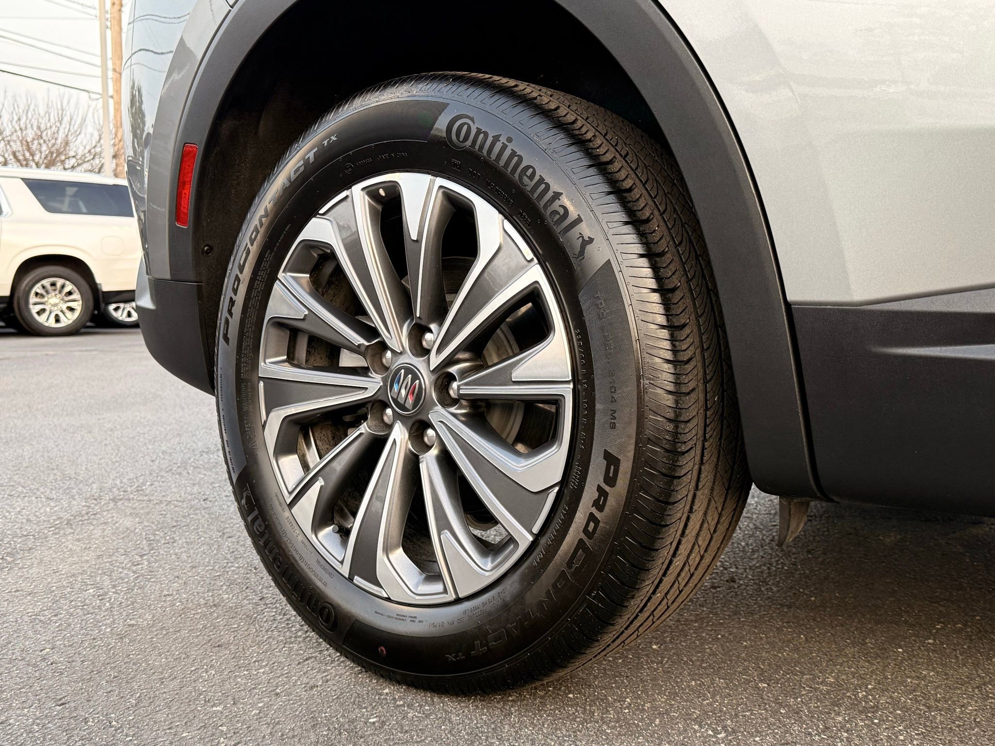 Used 2025 Buick Envision Preferred image 11