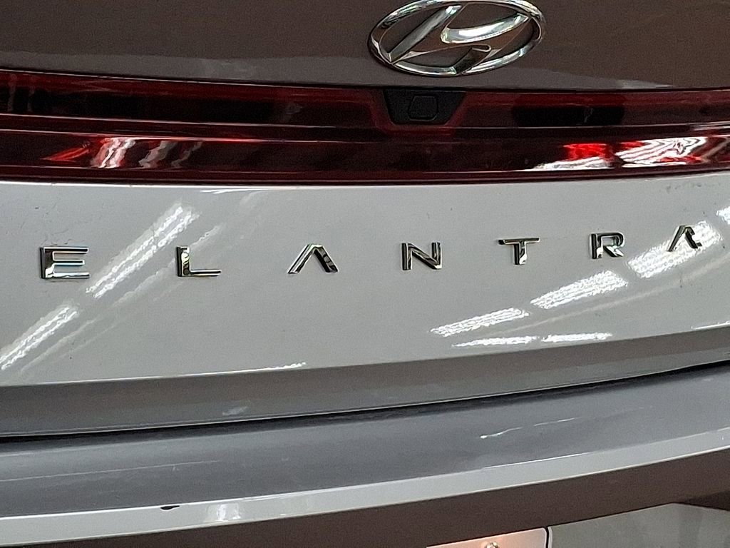 Used 2023 Hyundai Elantra SEL image 29