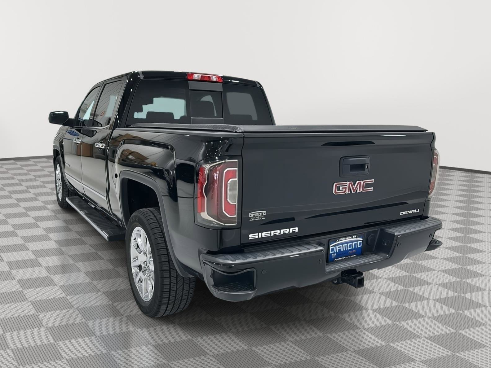 Used 2017 GMC Sierra 1500 Denali AWD/4WD image 3