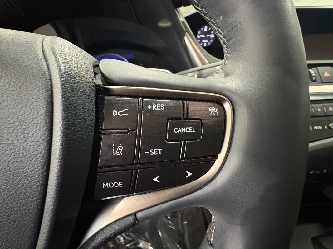 Used 2019 Lexus ES 350 w/ Premium Package FWD image 14