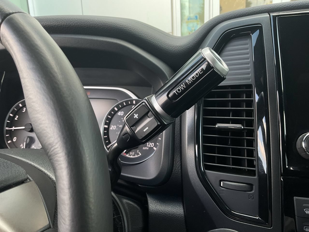 Used 2024 Nissan Titan SV w/ SV Bronze Edition Package RWD image 37