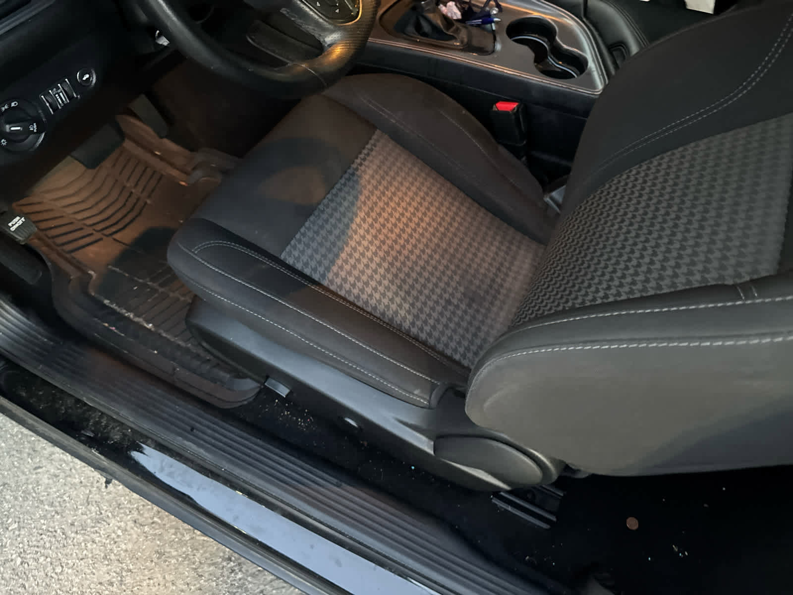 Used 2023 Dodge Challenger SXT w/ Blacktop Package image 6