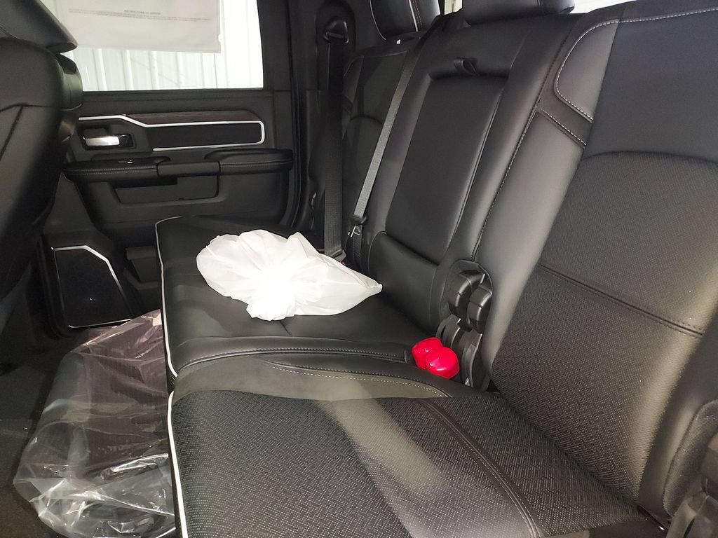 New 2026 RAM 3500 Laramie AWD/4WD image 28