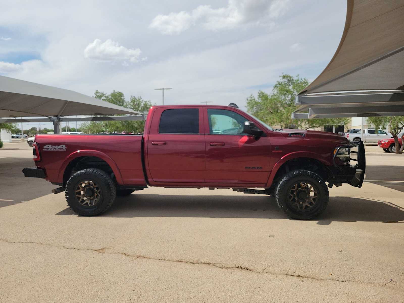 Used 2021 RAM 2500 Laramie w/ Night Edition AWD/4WD image 9