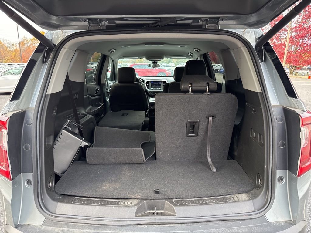 Used 2023 GMC Acadia SLE w/ Driver Convenience Package image 10