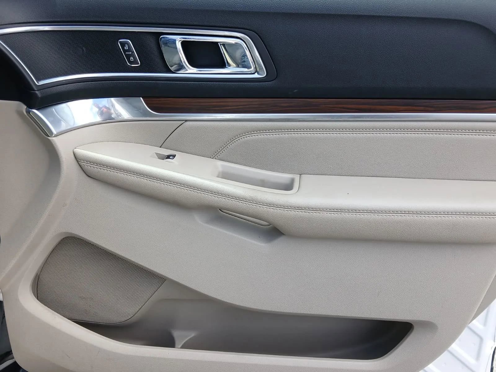 Used 2018 Ford Explorer Limited FWD image 31