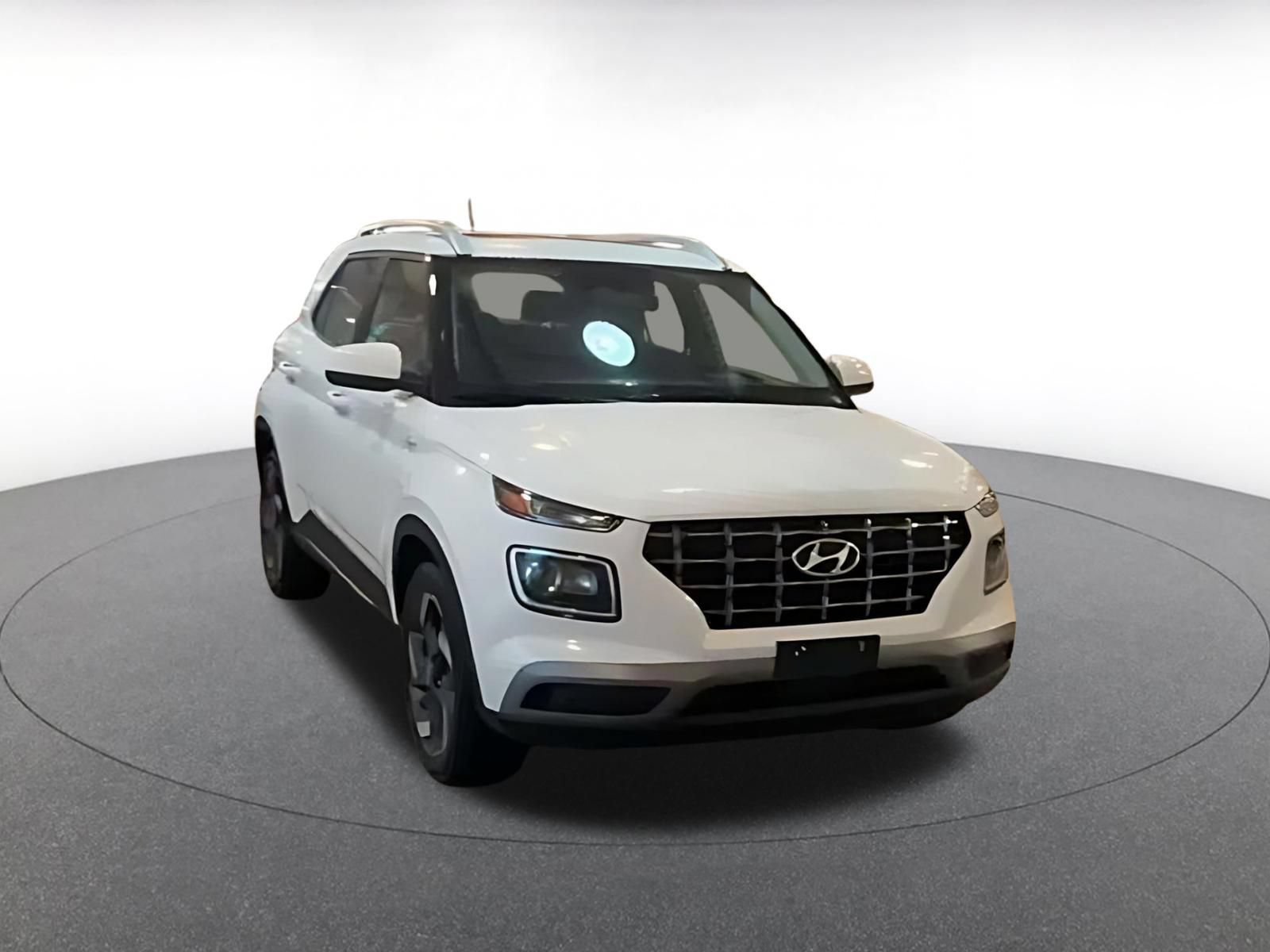 Used 2026 Hyundai Venue SEL FWD image 3