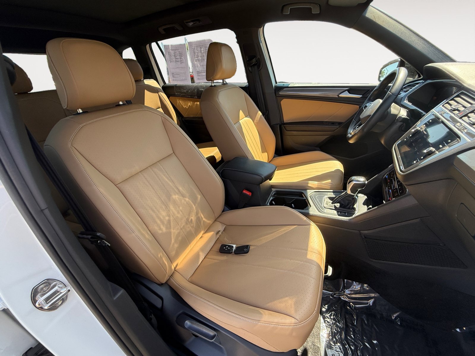 Used 2023 Volkswagen Tiguan SE R-Line FWD image 19