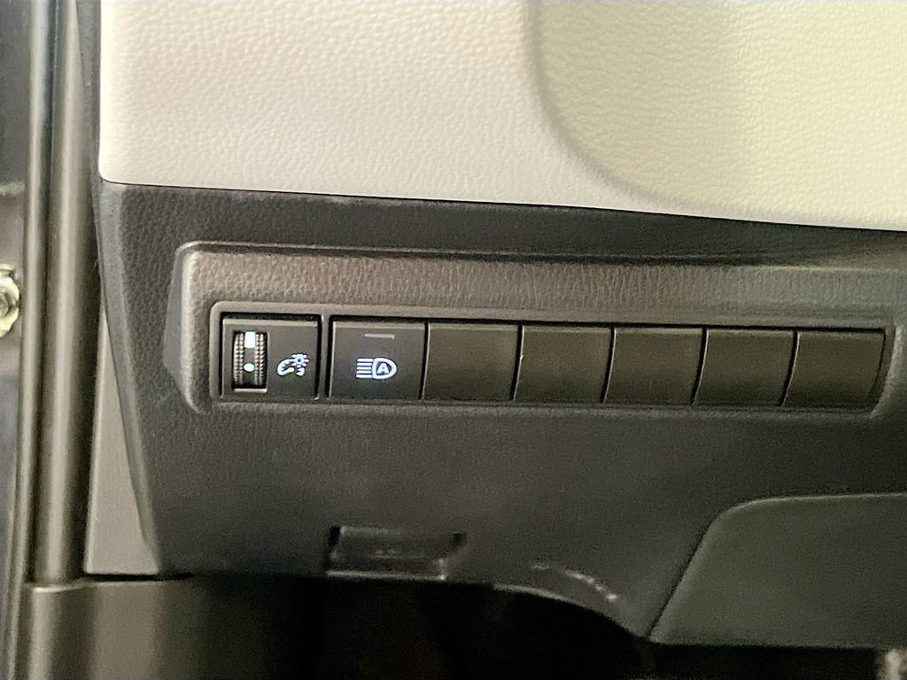Used 2022 Toyota Corolla SE w/ Carpet Mat Package (TMS) image 10