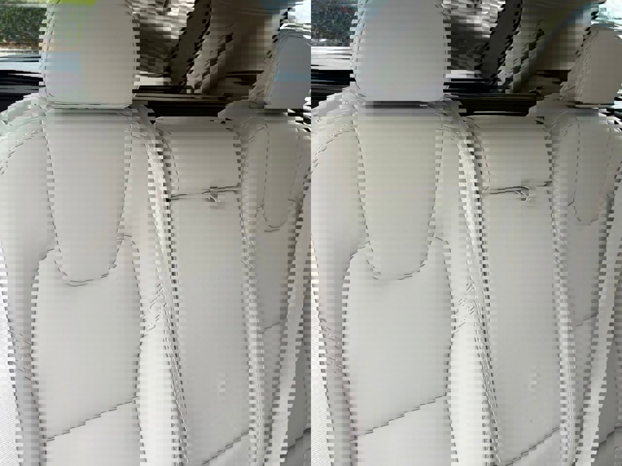 Certified 2023 Volvo XC60 B5 Ultimate w/ Climate Package image 35