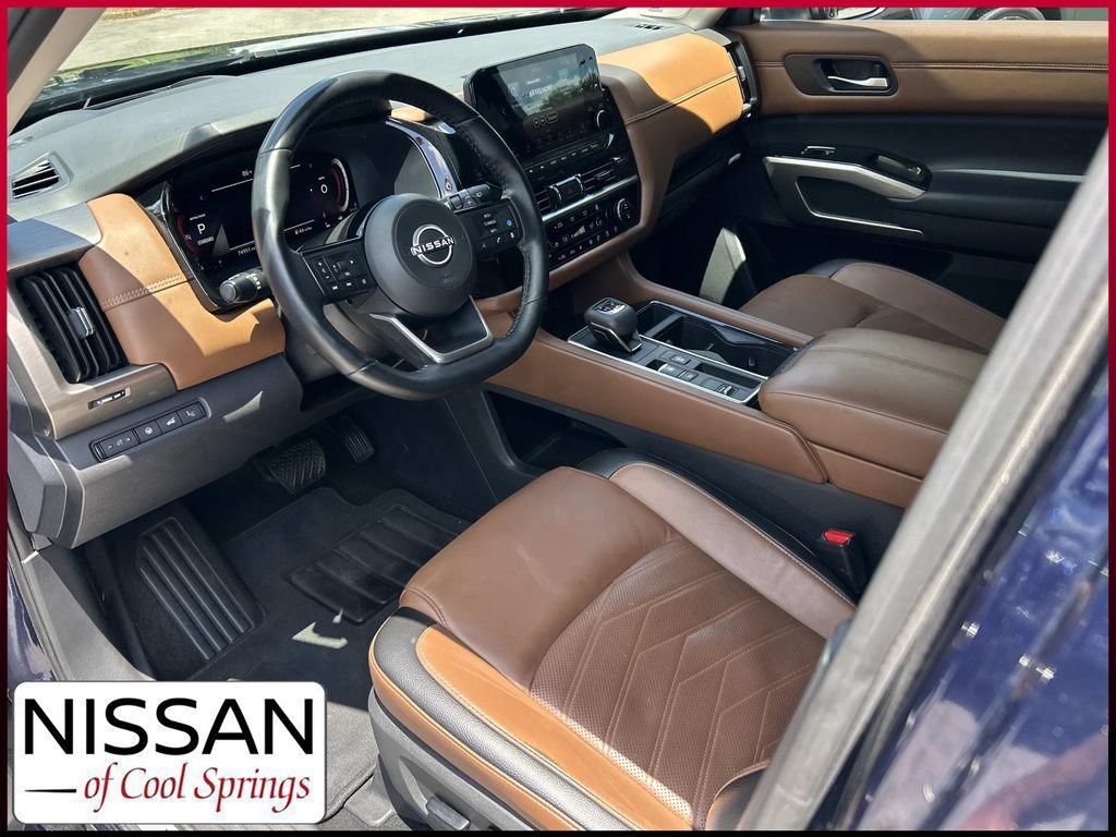 Used 2023 Nissan Pathfinder Platinum FWD image 16