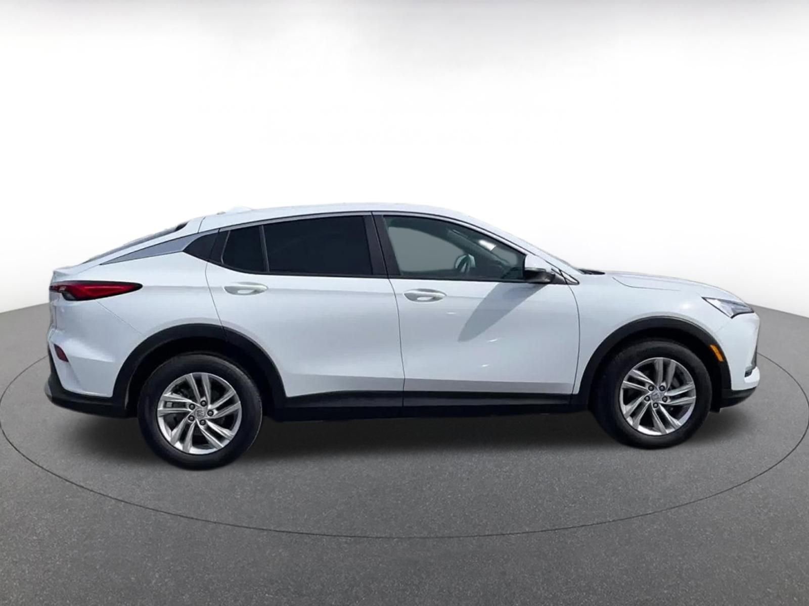 Used 2025 Buick Envista Preferred image 16