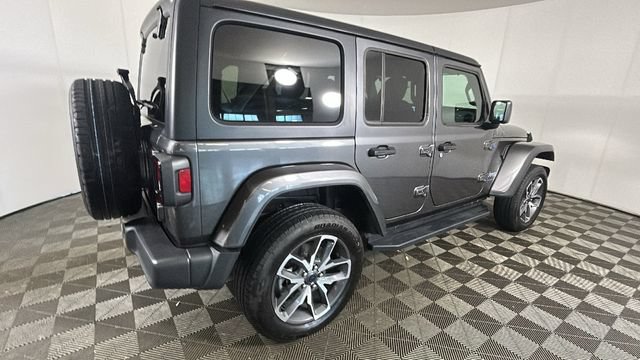 Used 2024 Jeep Wrangler Unlimited w/ Convenience Group AWD/4WD image 2