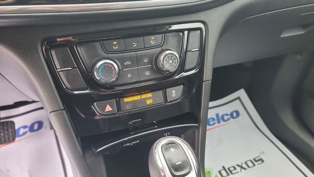 Used 2022 Buick Encore Preferred image 22