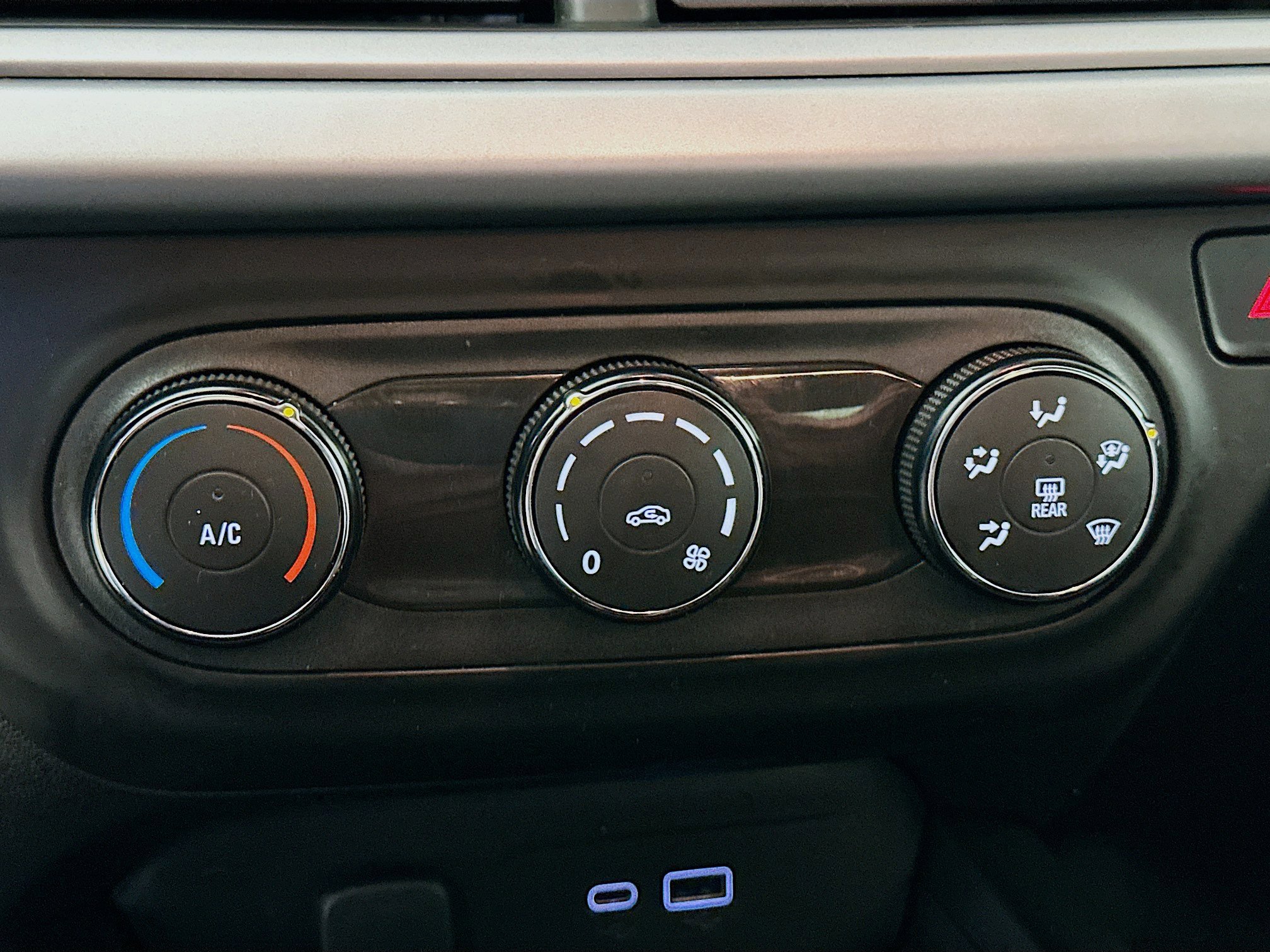 Used 2025 Chevrolet Trax LS w/ Driver Confidence Package image 22