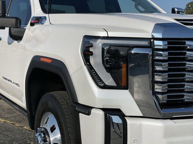 Used 2024 GMC Sierra 3500 Denali w/ Denali Reserve Package image 10