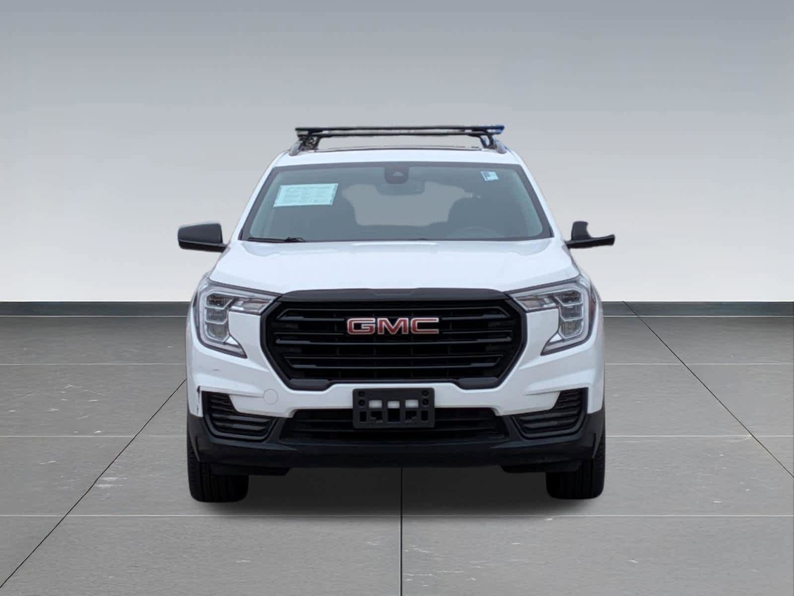 Used 2023 GMC Terrain SLE w/ Driver Convenience Package image 8