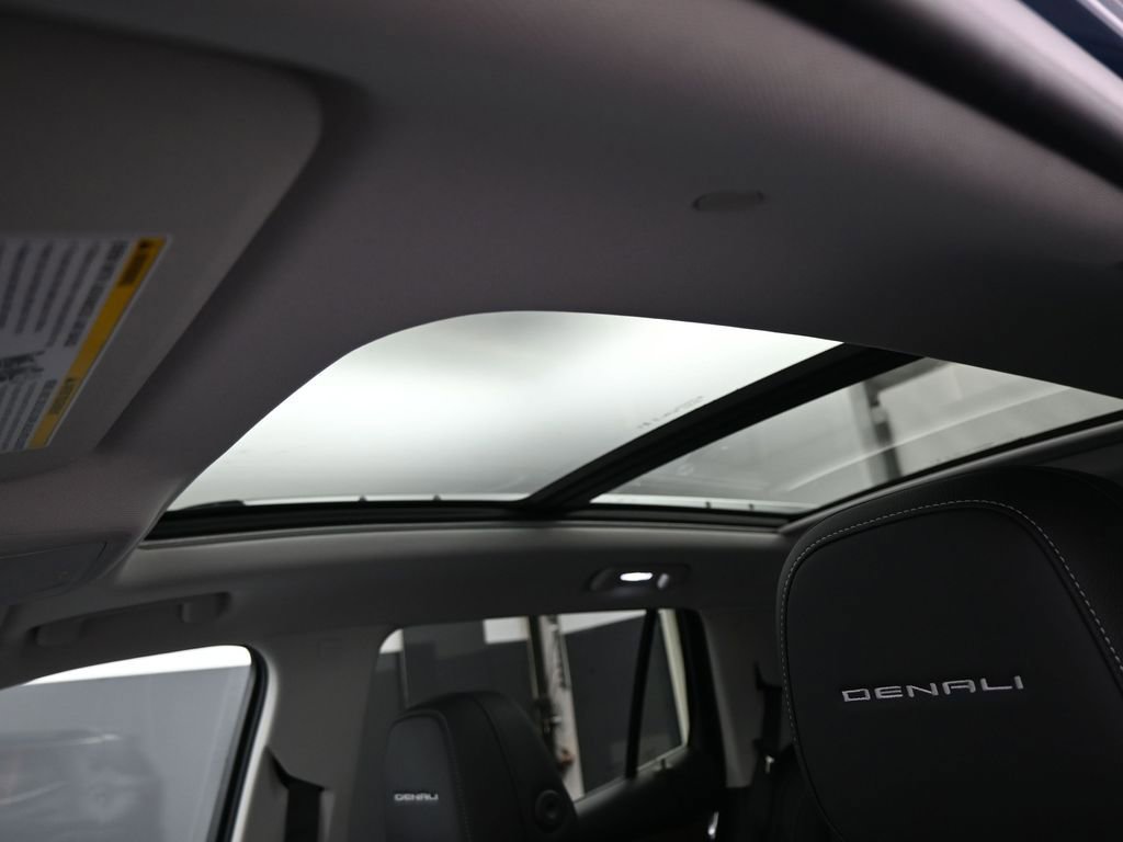New 2026 GMC Terrain Denali w/ LPO, Black Badging Package image 20
