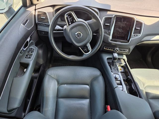 Used 2020 Volvo XC90 T6 Momentum w/ Protection Package Premier image 11