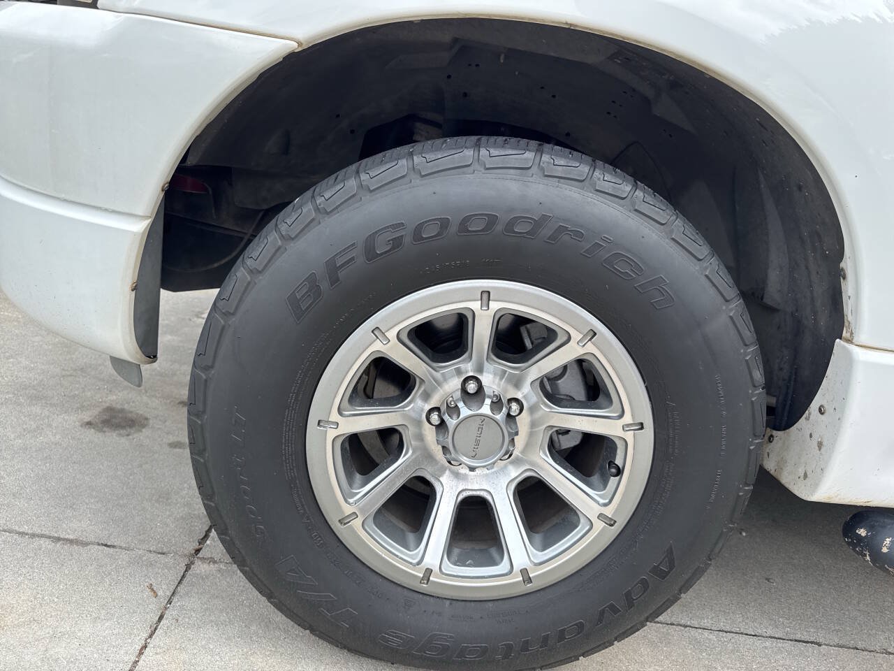 Used 2005 Ford Explorer Sport Trac XLT AWD/4WD image 25