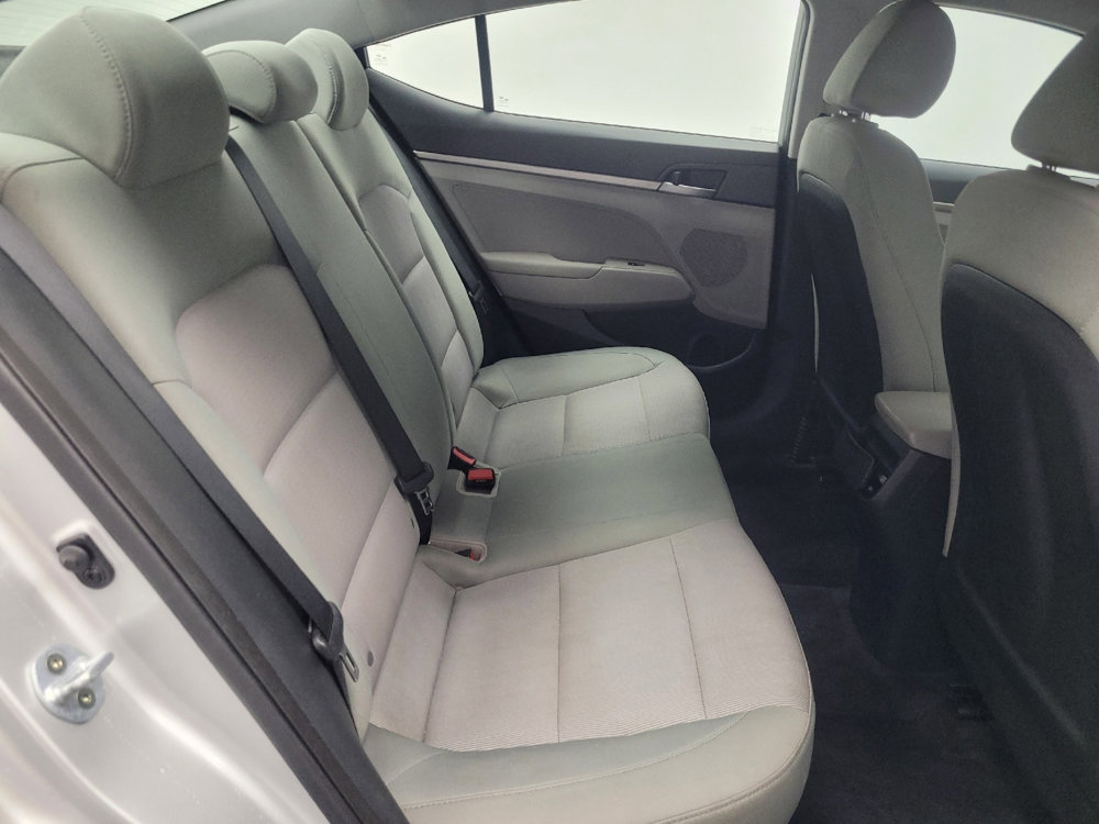 Used 2017 Hyundai Elantra SE image 19