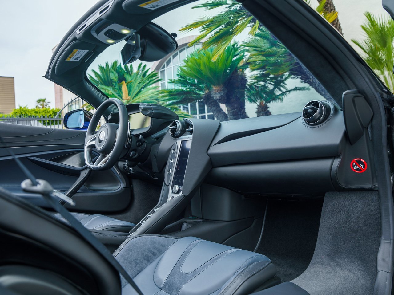 Used 2024 McLaren 750S Spider image 10