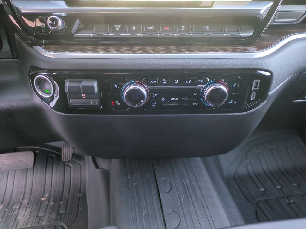 New 2026 GMC Sierra 2500 SLE w/ SLE Value Package; AWD/4WD image 14