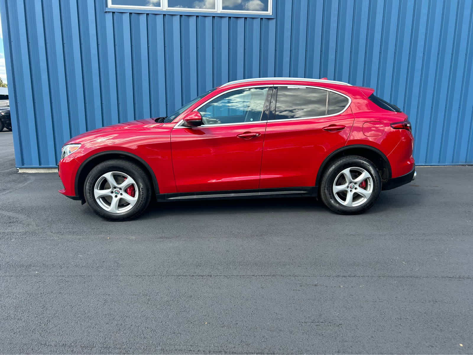 Used 2018 Alfa Romeo Stelvio AWD image 14