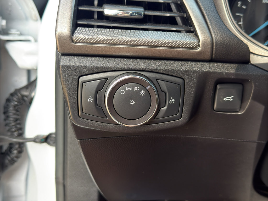 Used 2018 Ford Fusion SE image 13