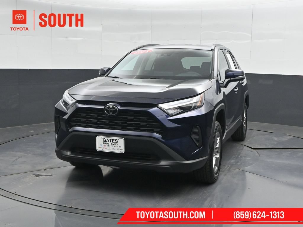 Used 2025 Toyota RAV4 XLE AWD/4WD image 5