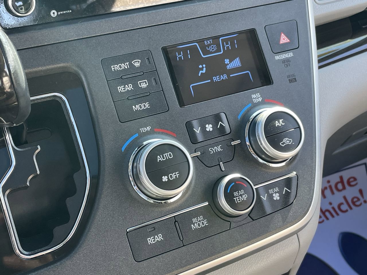 Used 2020 Toyota Sienna XLE w/ XLE Navigation Package AWD/4WD image 35