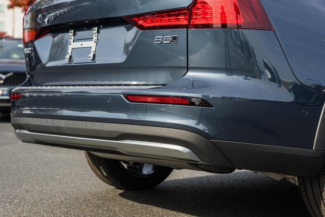 New 2026 Volvo V60 B5 Cross Country Plus w/ Protection Package Premier image 8