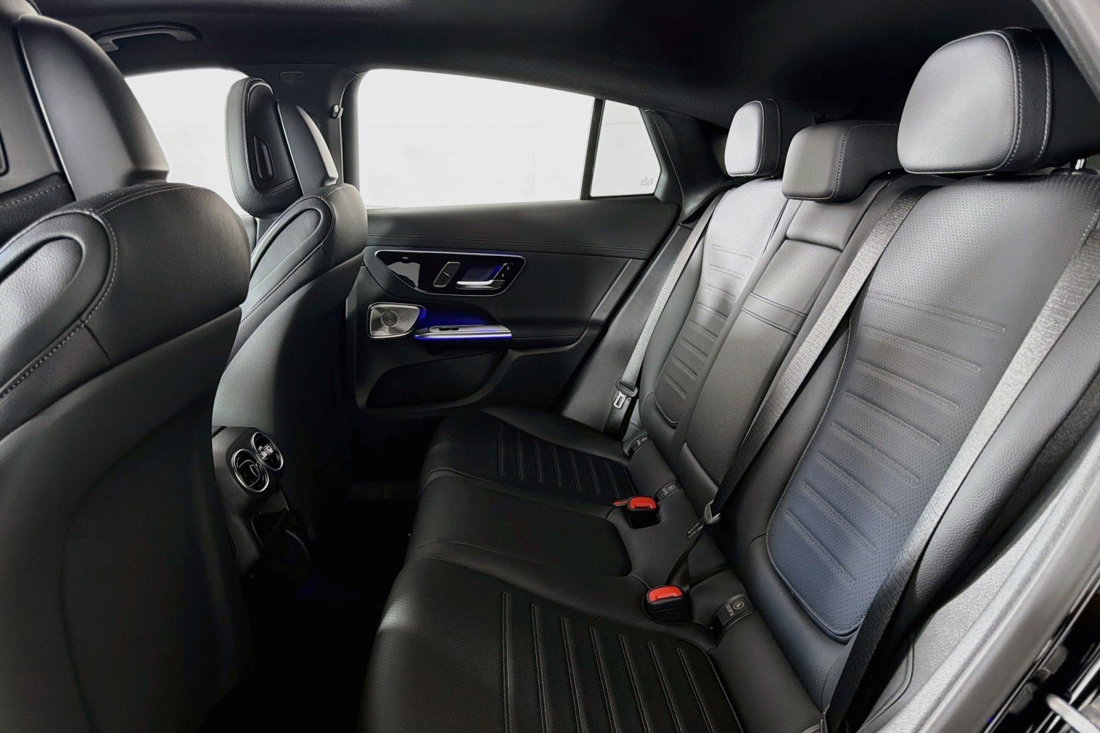 New 2027 Mercedes-Benz GLC 300 4MATIC image 7