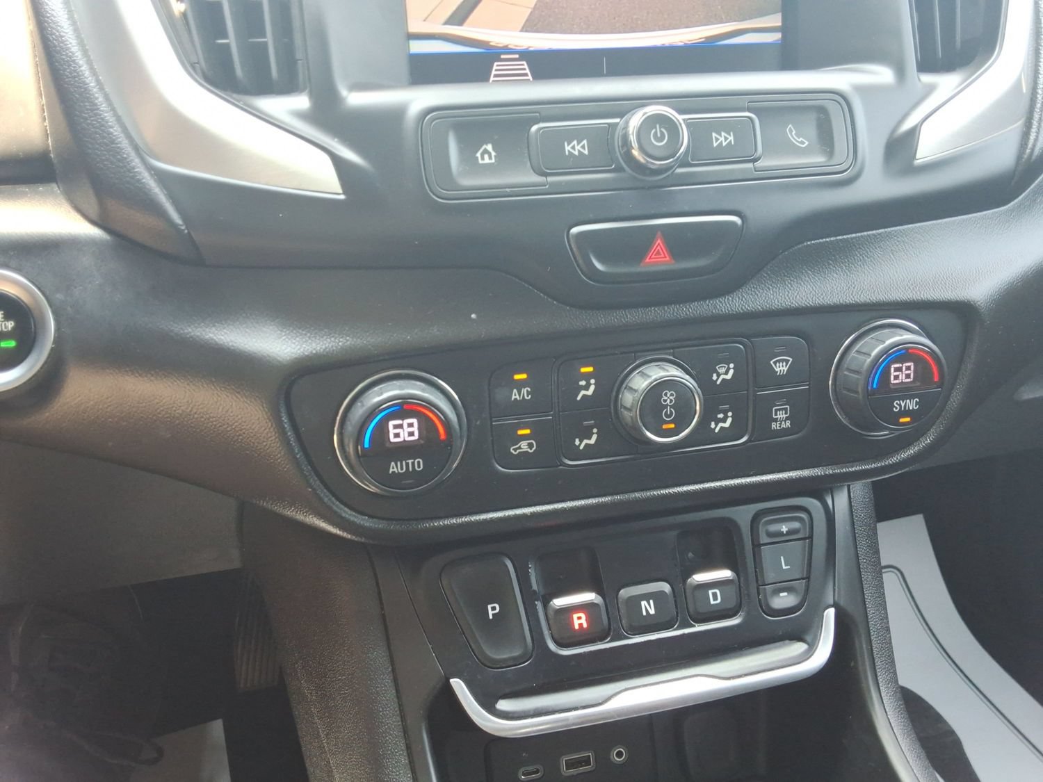 Used 2020 GMC Terrain SLE w/ Driver Convenience Package FWD image 17