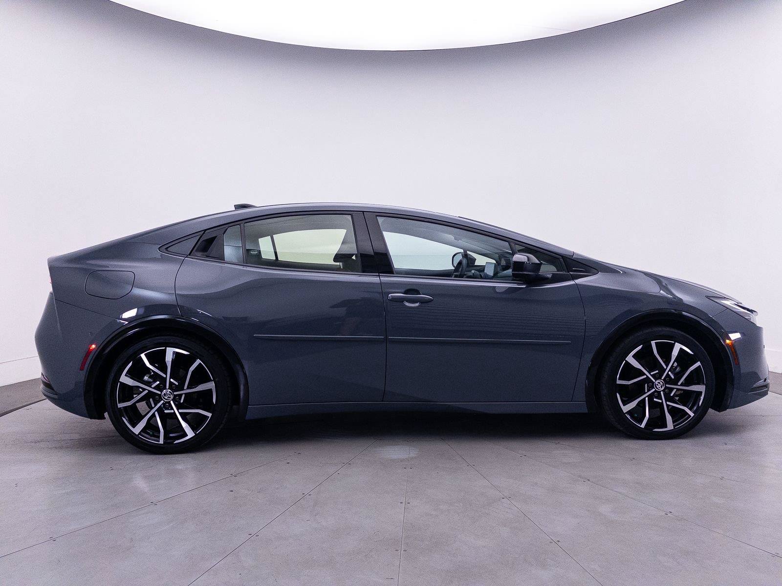 Used 2023 Toyota Prius Prime Premium w/ Advanced Technology Package FWD image 44