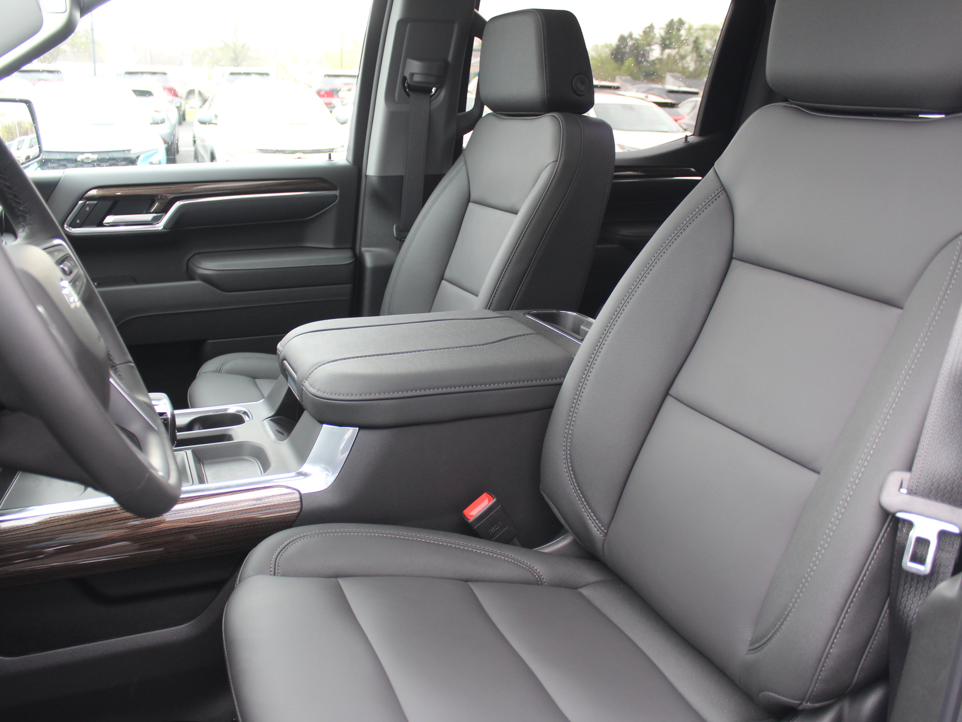New 2026 Chevrolet Silverado 1500 LT Trail Boss w/ LT Trail Boss Premium Package AWD/4WD image 9