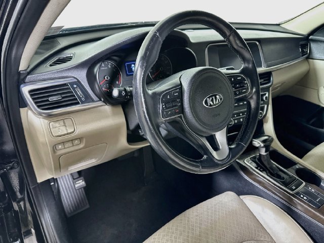Used 2018 Kia Optima EX w/ Premium Package FWD image 11