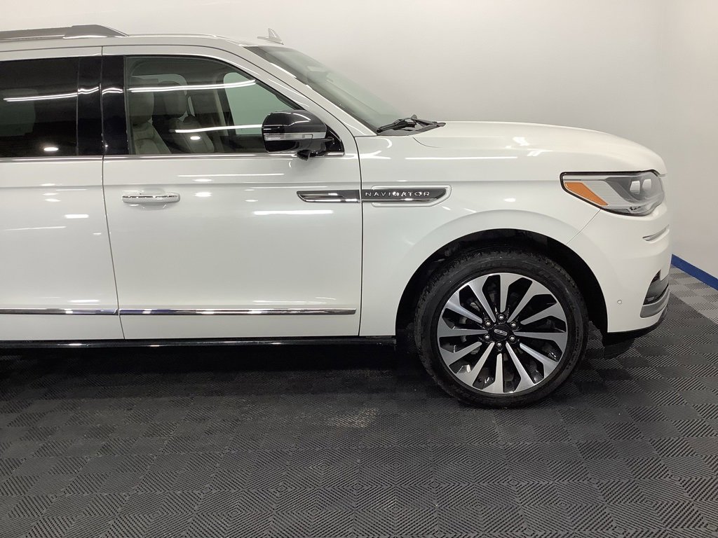 Used 2022 Lincoln Navigator Reserve image 27