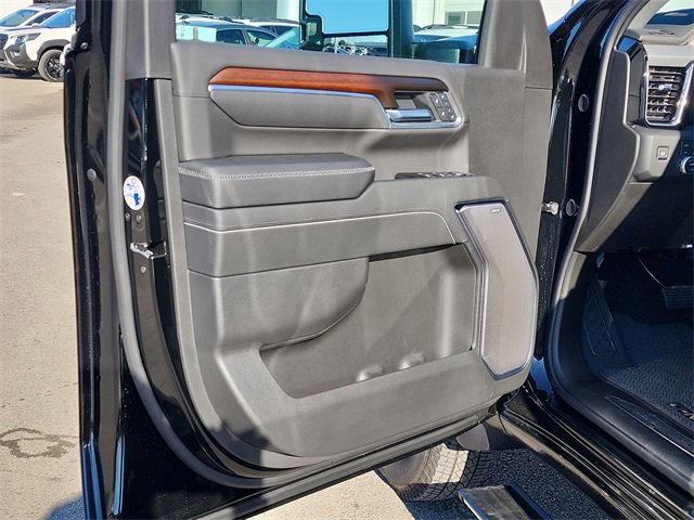 New 2026 GMC Sierra 3500 Denali w/ Denali Reserve Package image 14