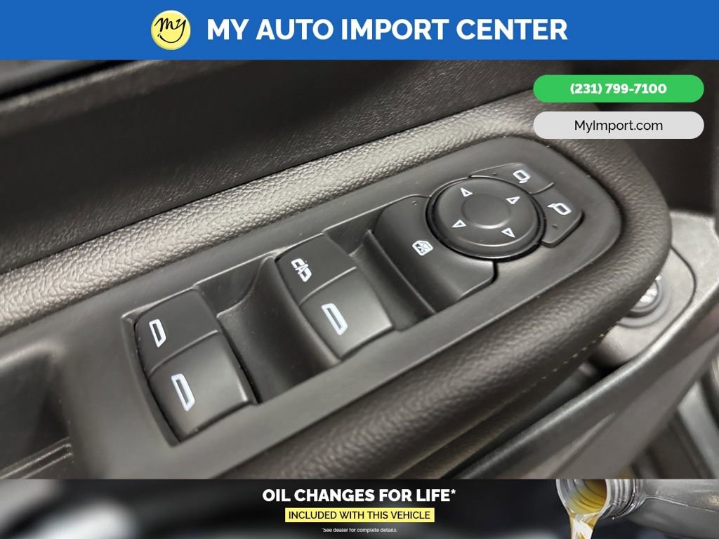 Used 2021 GMC Terrain SLE w/ Driver Convenience Package image 11