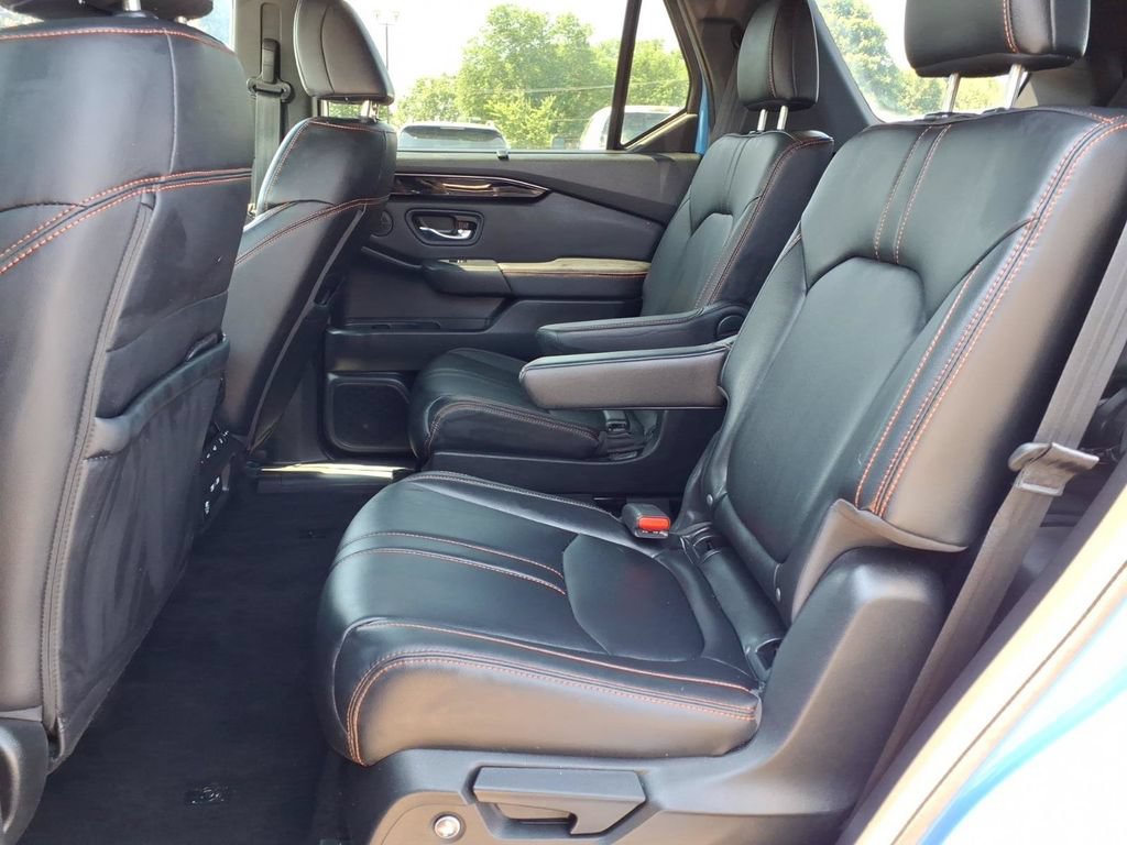 Used 2023 Honda Pilot TrailSport image 11