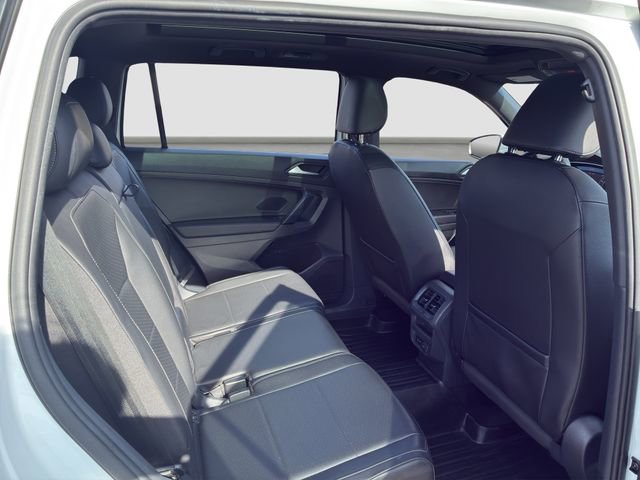 Used 2019 Volkswagen Tiguan SEL R-Line AWD/4WD image 23