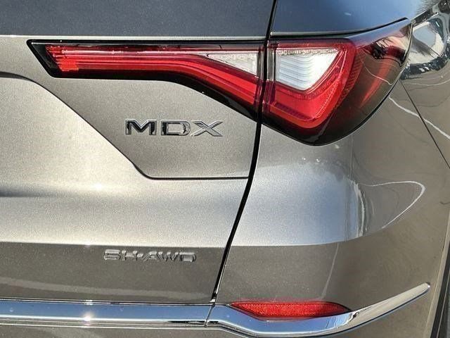 Used 2024 Acura MDX SH-AWD w/ Technology Package image 3