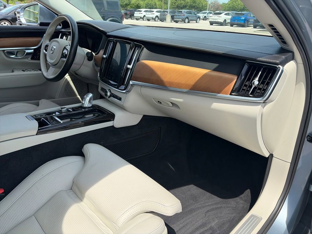 Used 2019 Volvo S90 T8 Inscription w/ Advanced Package AWD/4WD image 10