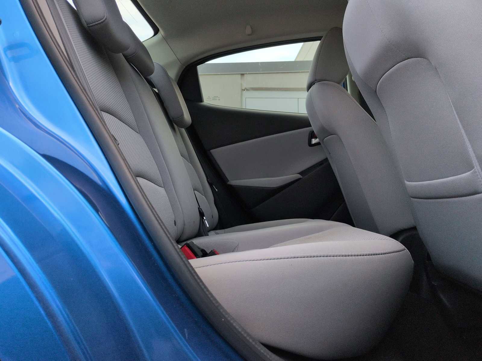 Used 2019 Toyota Yaris LE image 21