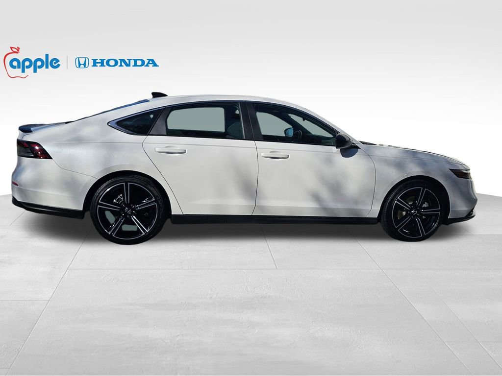 Used 2025 Honda Accord Sport image 4