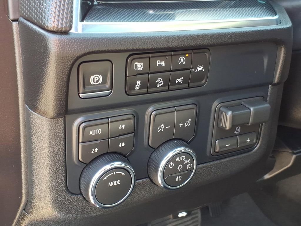 Used 2026 Chevrolet Tahoe RST w/ Comfort Package AWD/4WD image 19